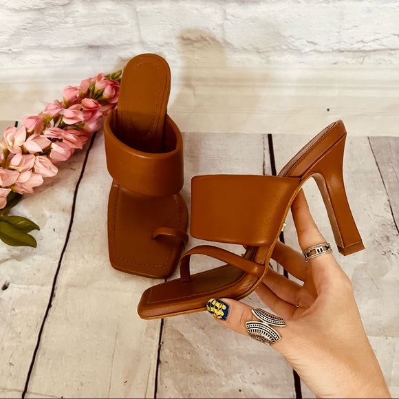 Zara Leather Heels - Picture 6 of 11